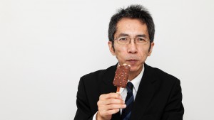徳永英明の「壊れかけのレディオ」だけでツイートするアカウントが人気w