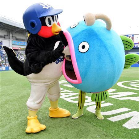 【野球】ロッテ「謎の魚」の「フード付きタオル」発売へ 「色んな使い方ができそう」