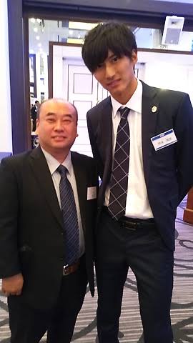 男性芸能人のスタイルの良さが分かる画像