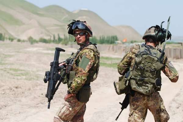 【画像】色んな軍服姿・戦闘服姿が見たい