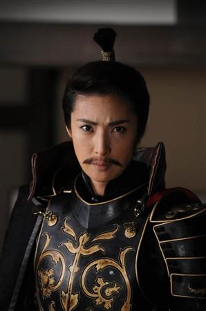 芸能人の男装を貼るトピ