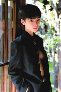 芸能人の男装を貼るトピ