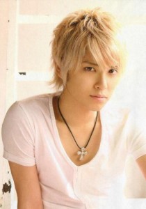 NEWSツアー最終日に手越祐也が号泣、「どん底に落ちました」