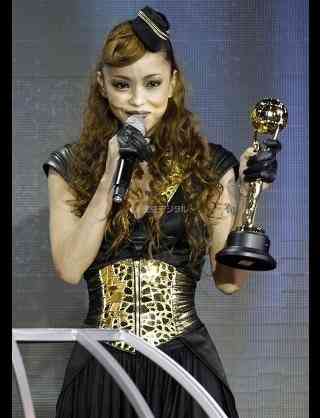 メイクの濃さの境界線