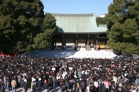 日本人なら知らないと恥ずかしい「初詣の参拝マナー」5つ