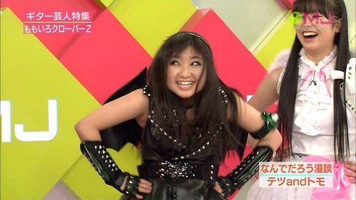 力士とえびぞりジャンプ!ももいろクローバーZがNHK福祉大相撲に登場