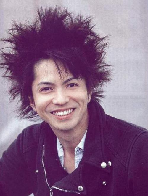 hyde(43)の女装をご覧ください