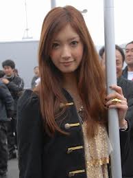 菜々緒がお尻ポーズ解禁も批判殺到！