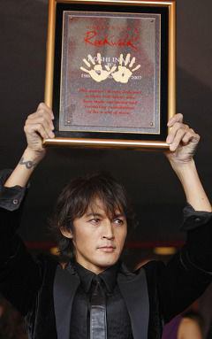 B'z、4年ぶりドラマ主題歌「核心」書き下ろし…長谷川博己主演ドラマ「雲の階段」