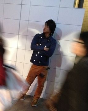 【バカが止まらない】ディズニーランドで迷惑行為をした学生、施設内での放尿や全裸カラオケなどの余罪を自ら暴露