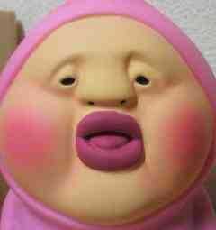 シルヴェスター・スタローンの91歳美容整形母、そのお達者ぶりに唖然！