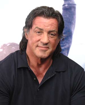 シルヴェスター・スタローンの91歳美容整形母、そのお達者ぶりに唖然！