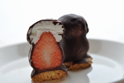 新垣結衣さん、やばい形をしたイチモツを咥える