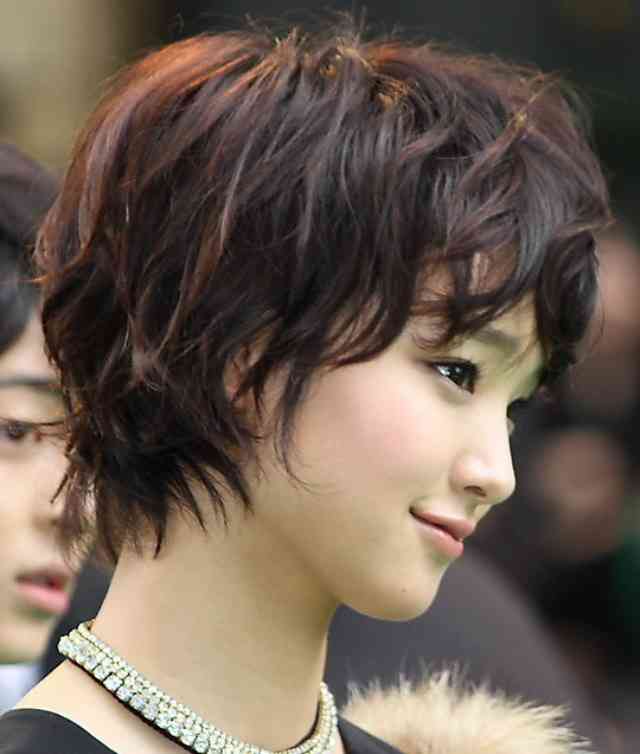 関係者「ショートカット美女枠が剛力彩芽から能年玲奈に変わるだろう」