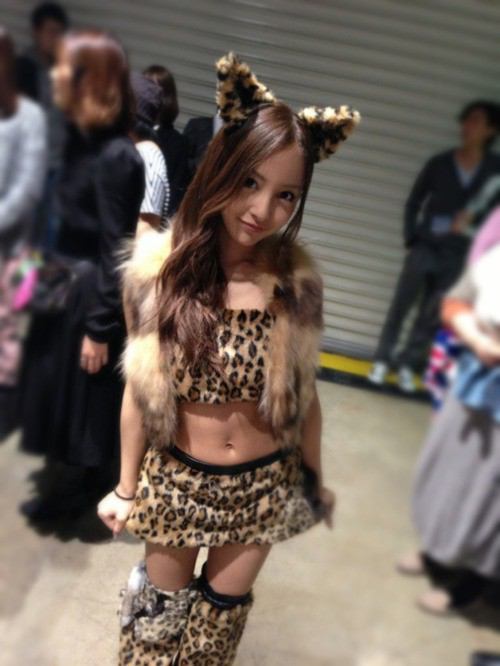 安室奈美恵、新曲MVでピアノ演奏初披露!