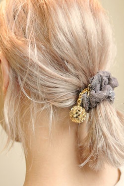 素敵なヘアアクセサリー、紹介してください!