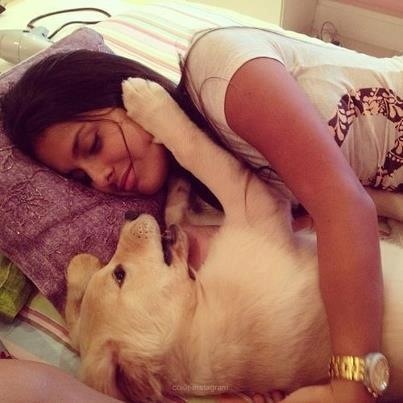 ペットは飼い主に似る?飼い主と同じポーズをとるワンコたちww