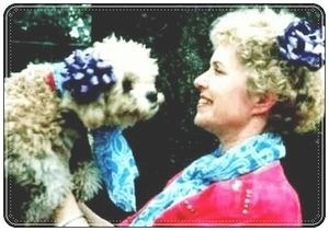 ペットは飼い主に似る?飼い主と同じポーズをとるワンコたちww