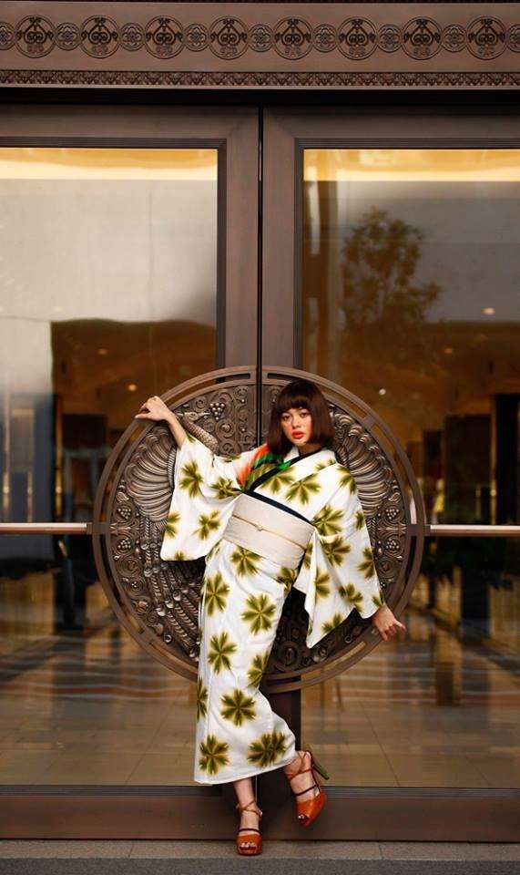 「美少女すぎて息ができない」と話題のモデル、「SLY」新作で新たな魅力を開花