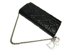 お財布…どこのブランドのどんなのを使ってる?