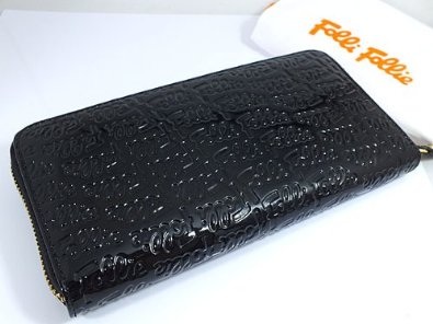 お財布…どこのブランドのどんなのを使ってる?