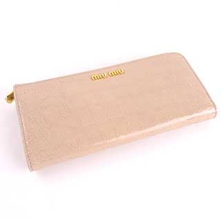 お財布…どこのブランドのどんなのを使ってる?