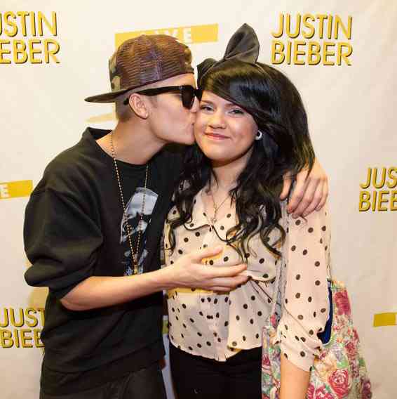 ジャスティン・ビーバーに新恋人？　パンツまる見えデート