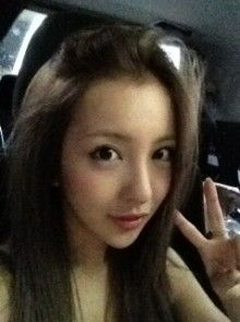 ともちんこと板野友美、AKB48卒業後初仕事で前髪バッサリ＆金髪に変身