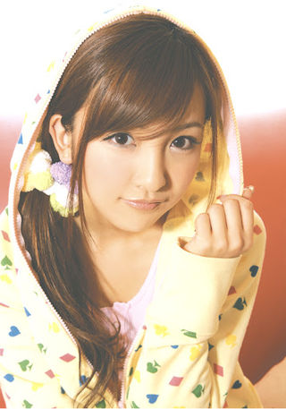ともちんこと板野友美、AKB48卒業後初仕事で前髪バッサリ＆金髪に変身