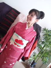 園山真希絵が和菓子屋開店　死装束で接客(´・ω・`)