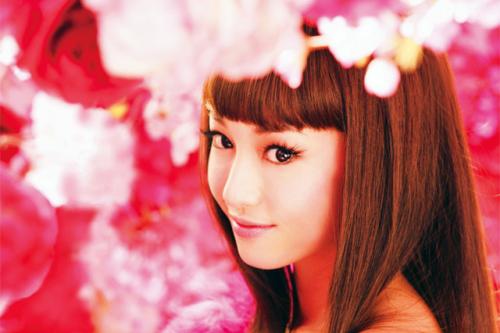 沢尻エリカ、ナチュラルメイクで美貌アピール