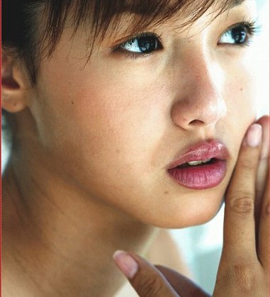 沢尻エリカ、ナチュラルメイクで美貌アピール