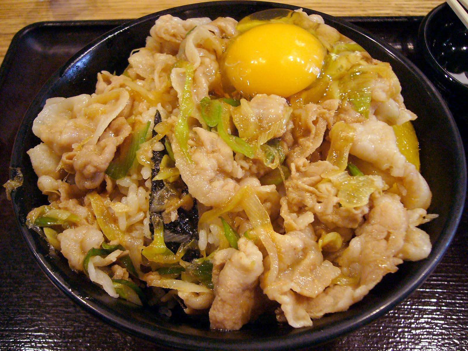 お腹が空くと食べたくなる料理は何ですか?