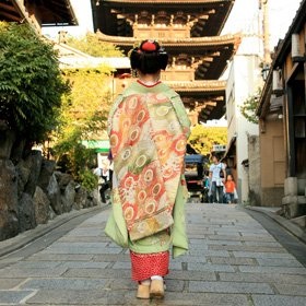 あいのり桃、舞妓さんメイクで悪ふざけ！Facebook炎上