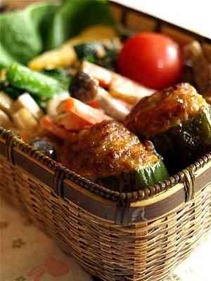 行楽シーズン真っ只中！お外でのお弁当なに食べたいですか？