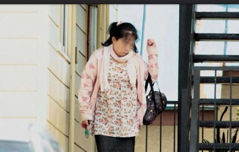 しまむら店員に土下座させ携帯で撮影した女(43)、強要容疑で逮捕！