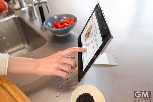 包丁が使えるタブレット？ タッチスクリーン搭載の“まな板”が登場