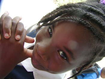  女性が美容院で植毛手術した結果→死体から取った毛と判明！脳破り虫を植えつけられる