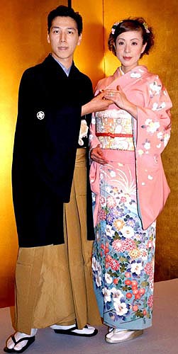 年下の彼とつきあってる人、結婚してる人