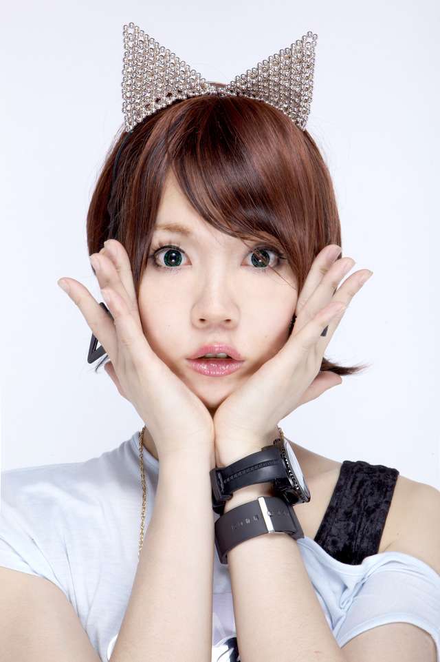 【注目】男の娘になるためのメイク本が発売ww