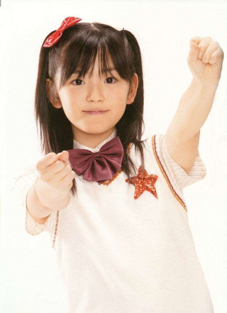 ℃-ute、ふんどし一丁のバナナマン日村勇紀のバックダンサーをやらされるww