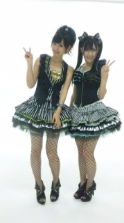 ℃-ute、ふんどし一丁のバナナマン日村勇紀のバックダンサーをやらされるww