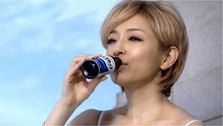 浜崎あゆみ「安室奈美恵に負けたくない」35歳の再婚にあった焦燥