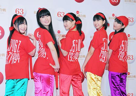 嵐「僕ら国立競技場で歌う最後の人になるんだね」→AKB48女性アイドル初の国立ライブ決定→嵐ファン「！？」