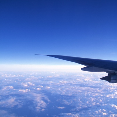 飛行機での思い出って…
