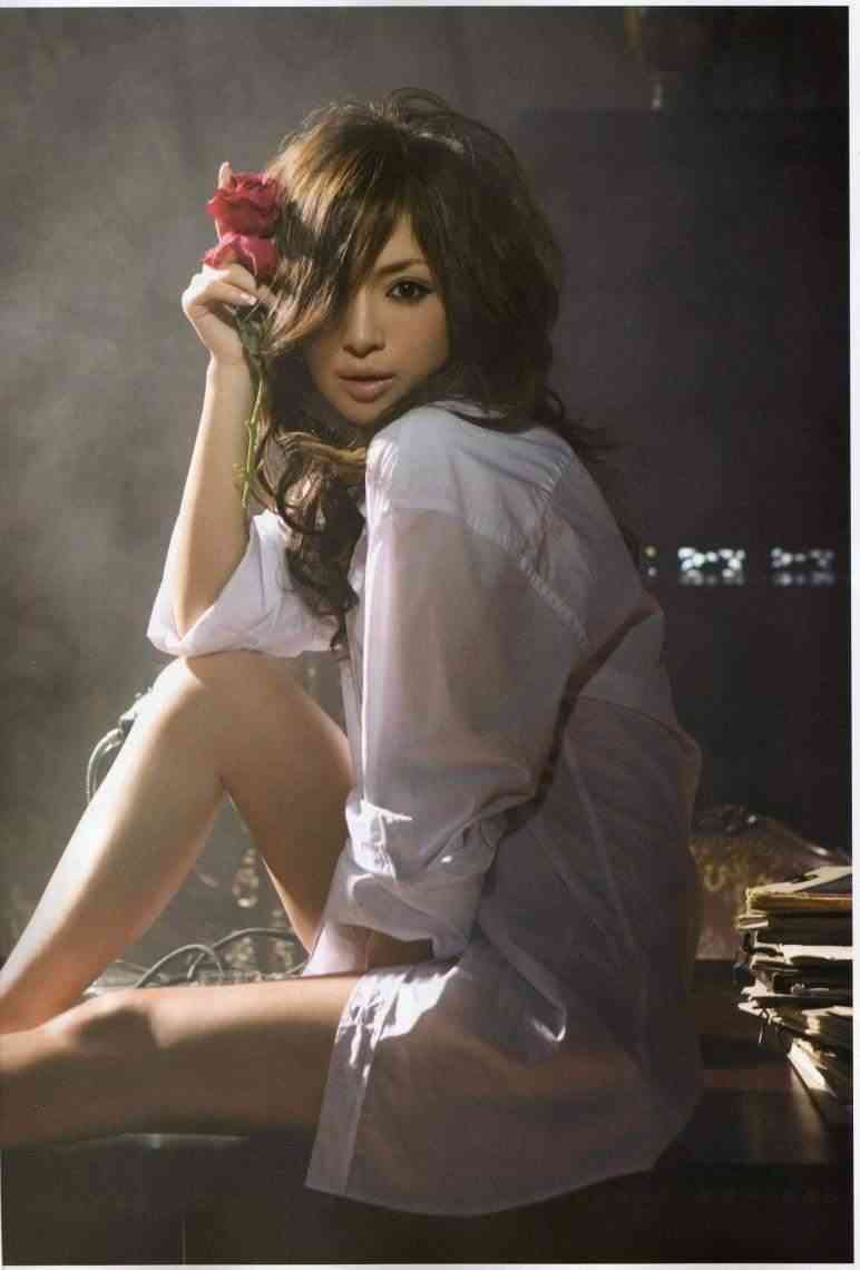 浜崎あゆみ、写真集『ayu』発売も大不評「お布施気分で買うファンアイテム」