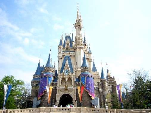 ゴールデンボンバーの鬼龍院翔、ディズニーランドで「泣いた」