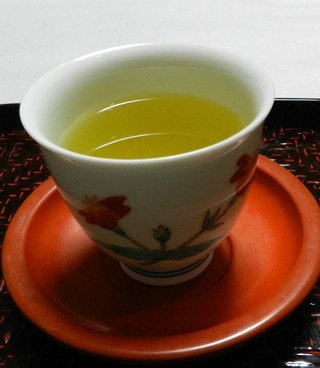 ポテトチップス、食べるときには何を飲む？4割以上が「日本茶」と回答