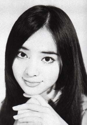 【女性限定】若かりし頃の歌手や女優さん画像