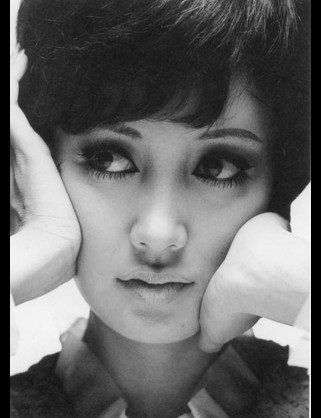 【女性限定】若かりし頃の歌手や女優さん画像